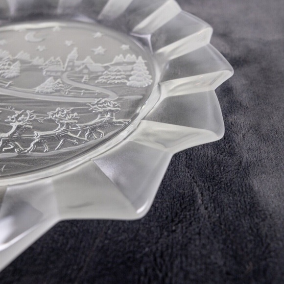 Mikasa Silent Night 14" Glass Christmas Holiday Themed Serving Platter - Picture 4 of 8